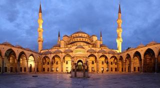 مسجد آبی استانبول از نقاط عطف معماری اسلامی